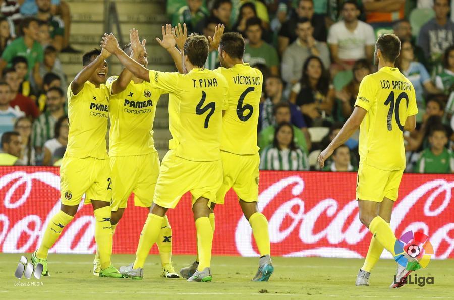 LaLiga's tweet photo. Dorsales oficiales de los jugadores inscritos por el @VillarrealCF para la temporada 2015/16 http://t.co/VrFxz0BfMj http://t.co/ALwcNVDHBs