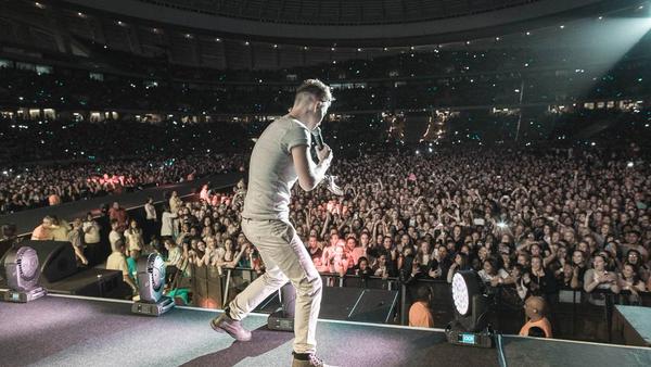 kaylene_brink's tweet image. Throwback ☺ #onedirectiontour @JohnnyappleSA ♥ ♥ ♥