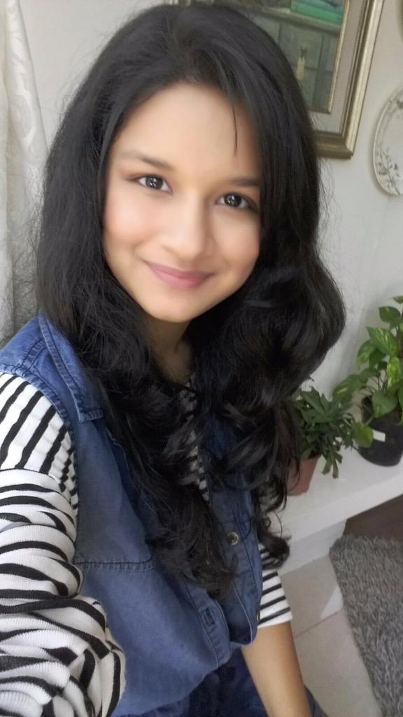 Avneet Kaur On Twitter Selfie From Todays Shoot For Videocongroup Excited Amazingteam 