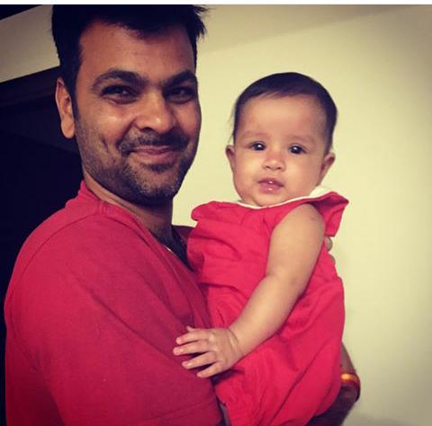 SunitaS1807's tweet photo. Dhoni's Angel be the CUTEST❤ http://t.co/hEkdKP3iSz