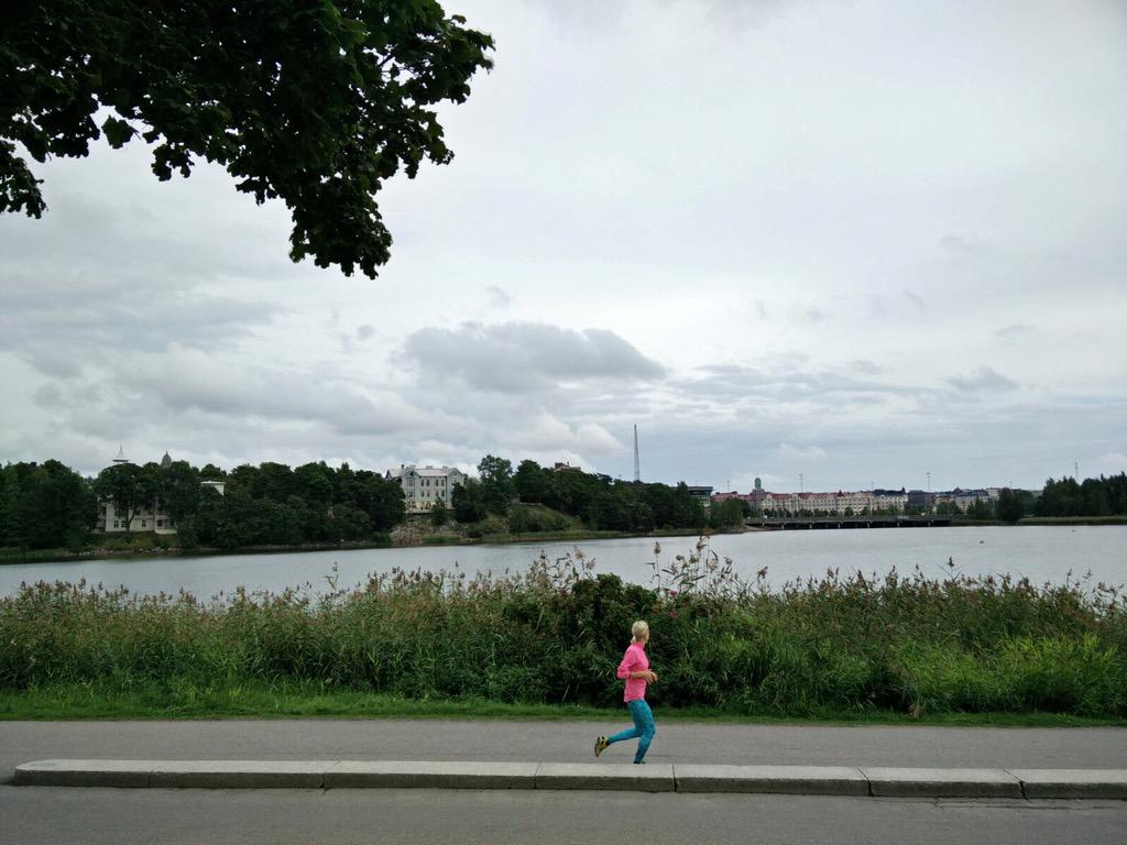 Pink_Running's tweet photo. Corriendo por Helsinki #running #runner #buenosdias #felizlunes http://t.co/29HR8J1f7i