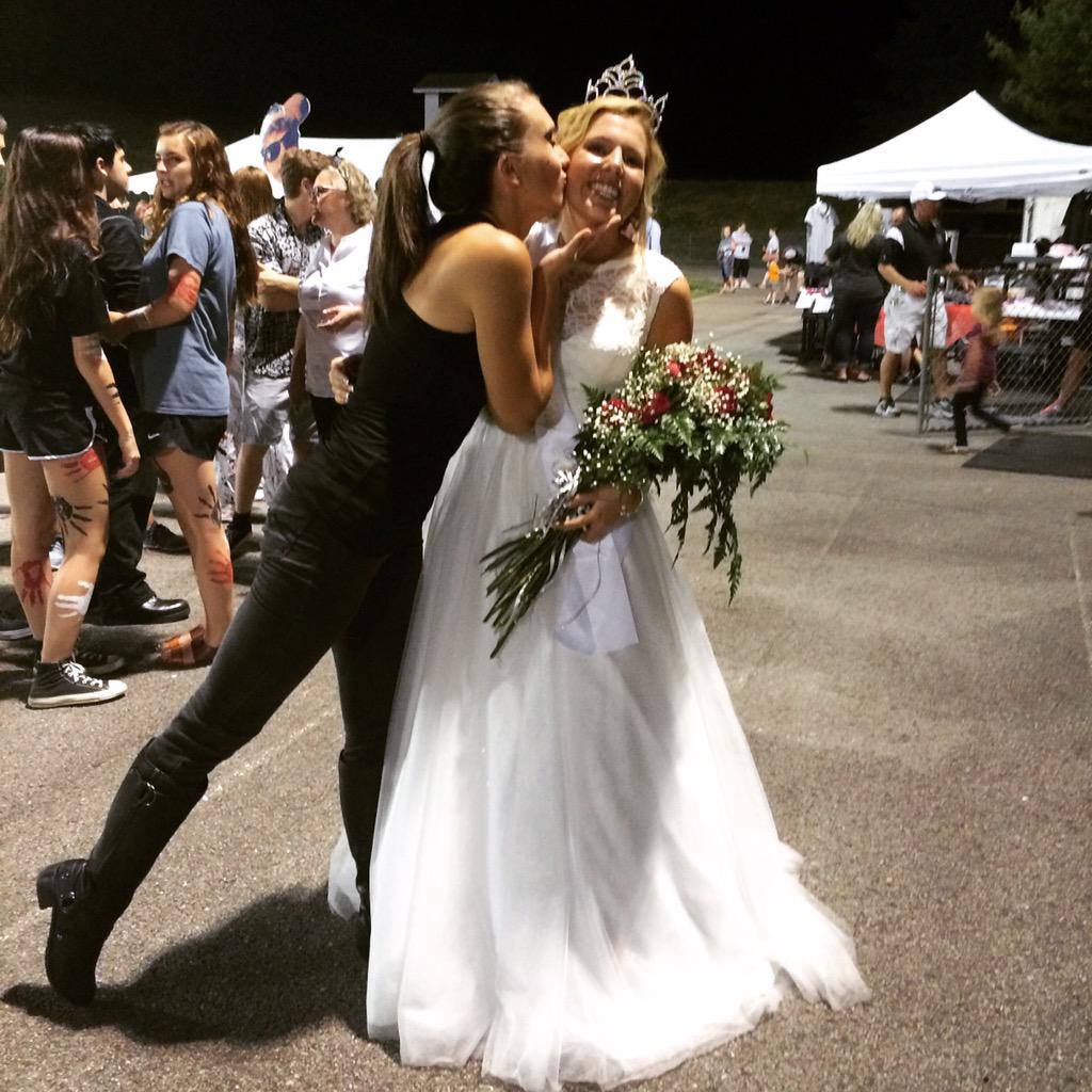JaydaMorse's tweet photo. It has been such a good weekend! I am so blessed to have such wonderful friends in my life❤️ #homecoming #morsefest http://t.co/Zs6pskkDoH