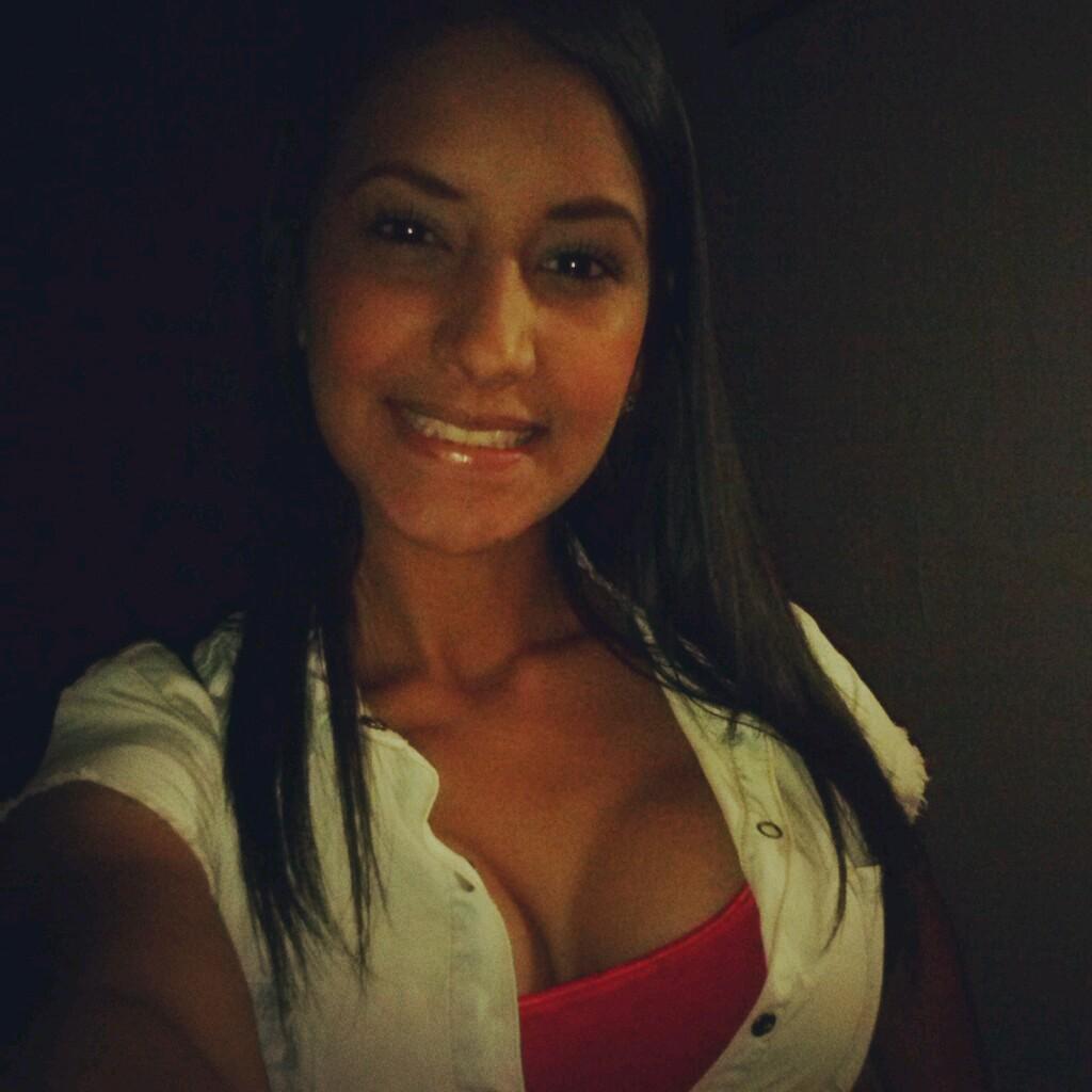 LeslyD_16's tweet photo. Siempre una sonrisa apesar de los problemas #ConLaMejorActitudSiempre http://t.co/a51ulZGd2q