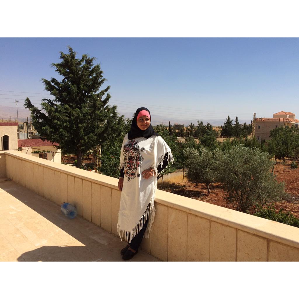 natalysabra's tweet photo. Lebanese🌹❤️ #TheHabibatiTag http://t.co/C3rYJgHkMA