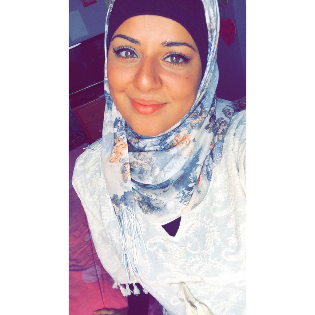 natalysabra's tweet photo. Lebanese🌹❤️ #TheHabibatiTag http://t.co/C3rYJgHkMA