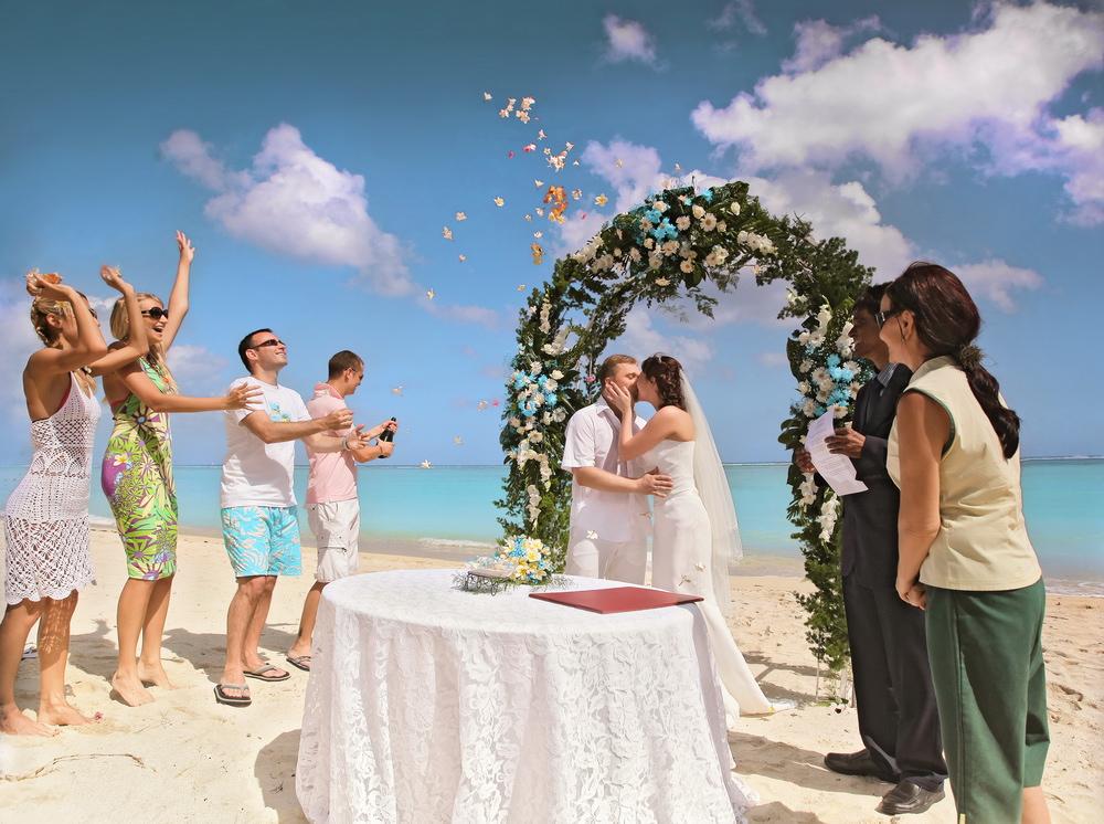 SeeMauritius's tweet photo. Mauritius has everything for a perfect wedding! @SeeMauritius http://t.co/CpQgamYPrp