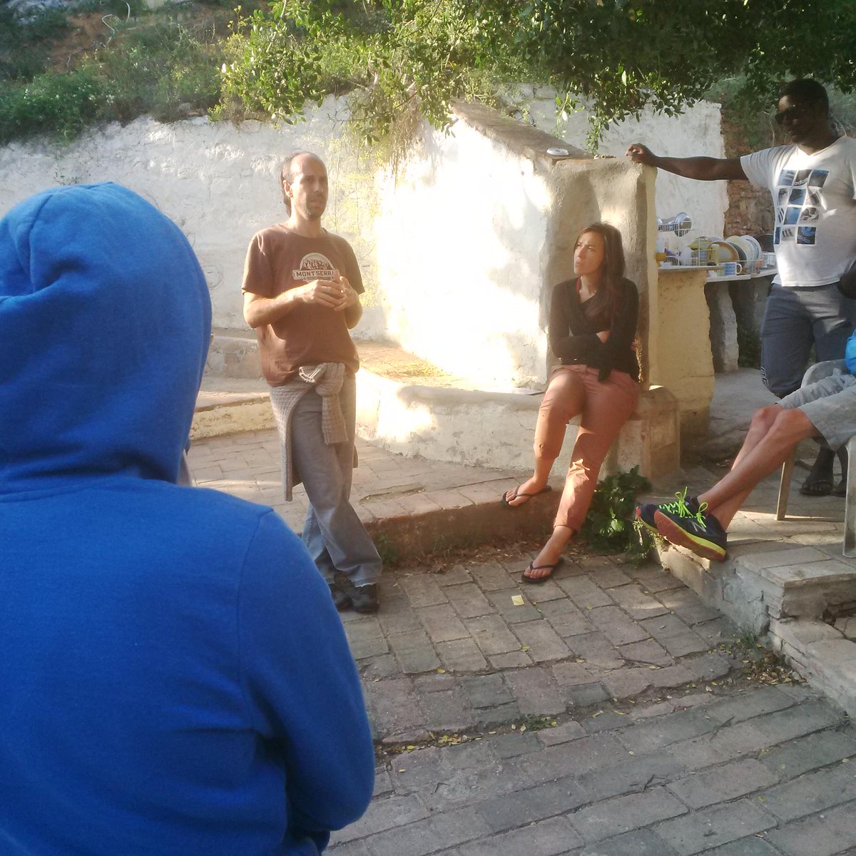 silenci___'s tweet photo. "50% of carbon emissions are related to food chain" Arnau @CanMasdeu at #PeaceActionWeek on #RightToFood&Housing http://t.co/GVtHRZRtvU