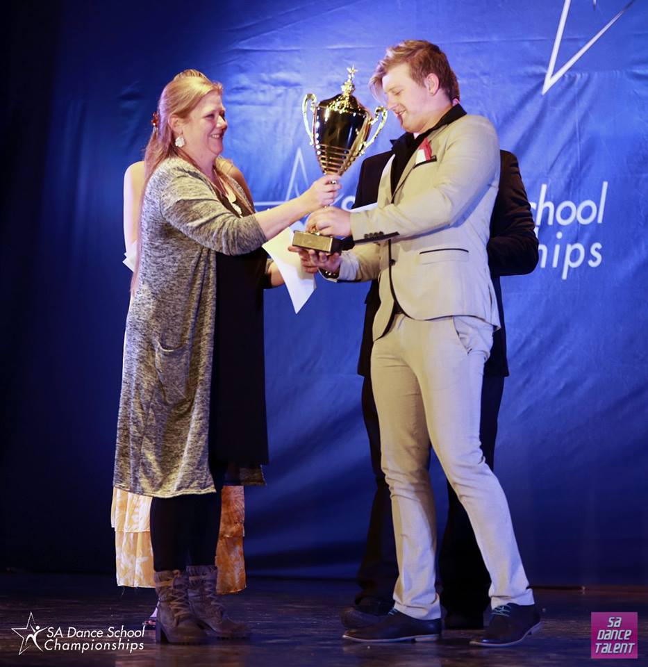 SADanceTalent's tweet photo. Moving Visions received the trophy for #BestDanceSchool at the 2015 #SADanceSchoolChampionships #JOBURG #KemptonPark http://t.co/A4WY7Ka67T