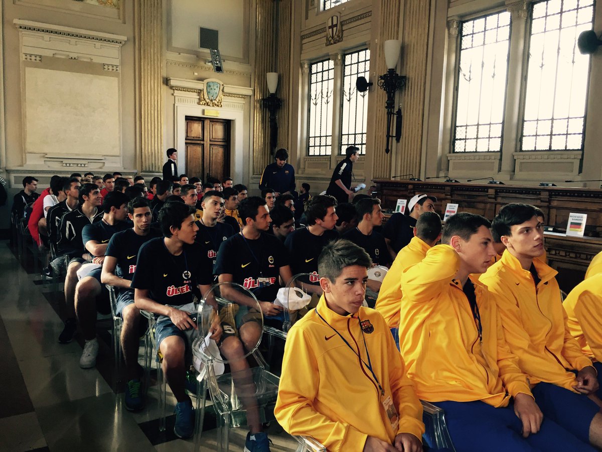 EuroHoopForAll's tweet photo. Opening cerimony . Euro hoop for all starts. #EWoS2015 #Beactive http://t.co/RcX6KPgK3I