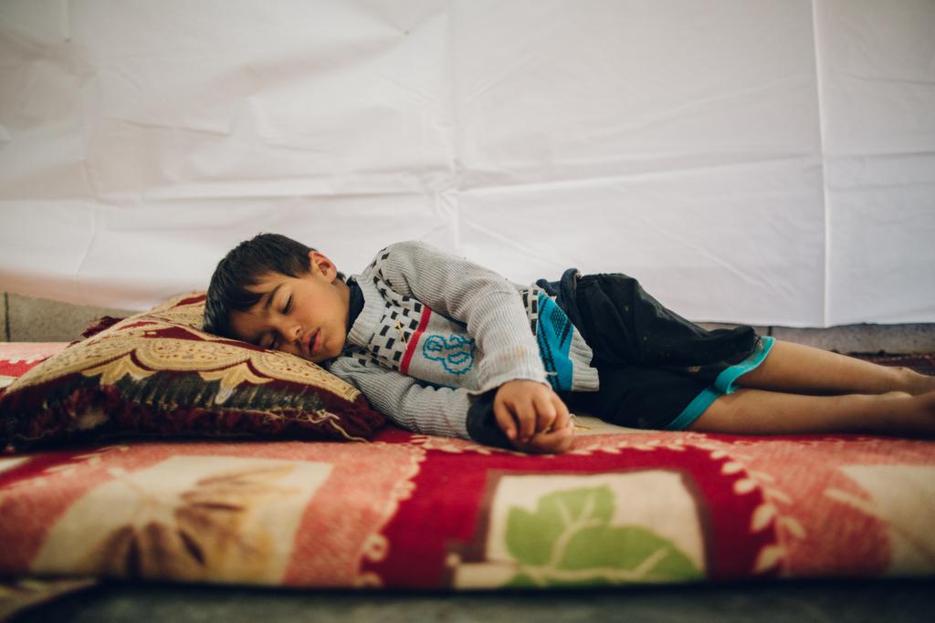 Tearfund's tweet image. 'Come to me, all you who are weary and burdened, and I will give you rest.' #Bible #PhotoOfTheDay #RefugeeCrisis