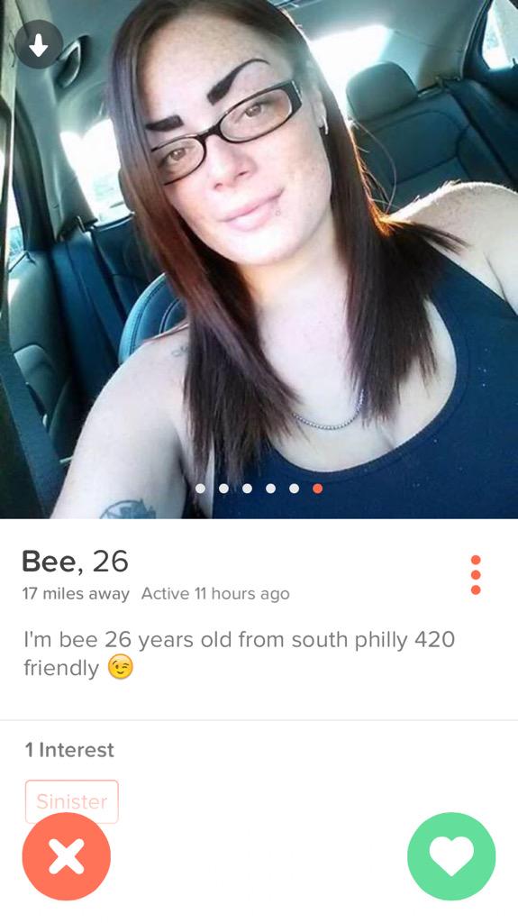 PHL_215's tweet image. Love seeing shit like this on Tinder #TinderProblems #sharpiebrows