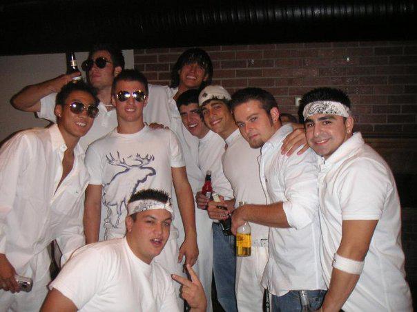 bmthomp4's tweet image. @FratScenery @DeltaChiPurdue #fall2003 some of my best memories at this amazing house...keep up the traditions guys.