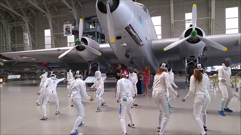 Federscherma's tweet photo. #Fencingmob15 a VIGNA DI VALLE (Italy) Ritiro Azzurrini #scherma #fencing  #FENCINGMOB #joyofmoving @ItalianAirForce http://t.co/EcpvLIlmYp