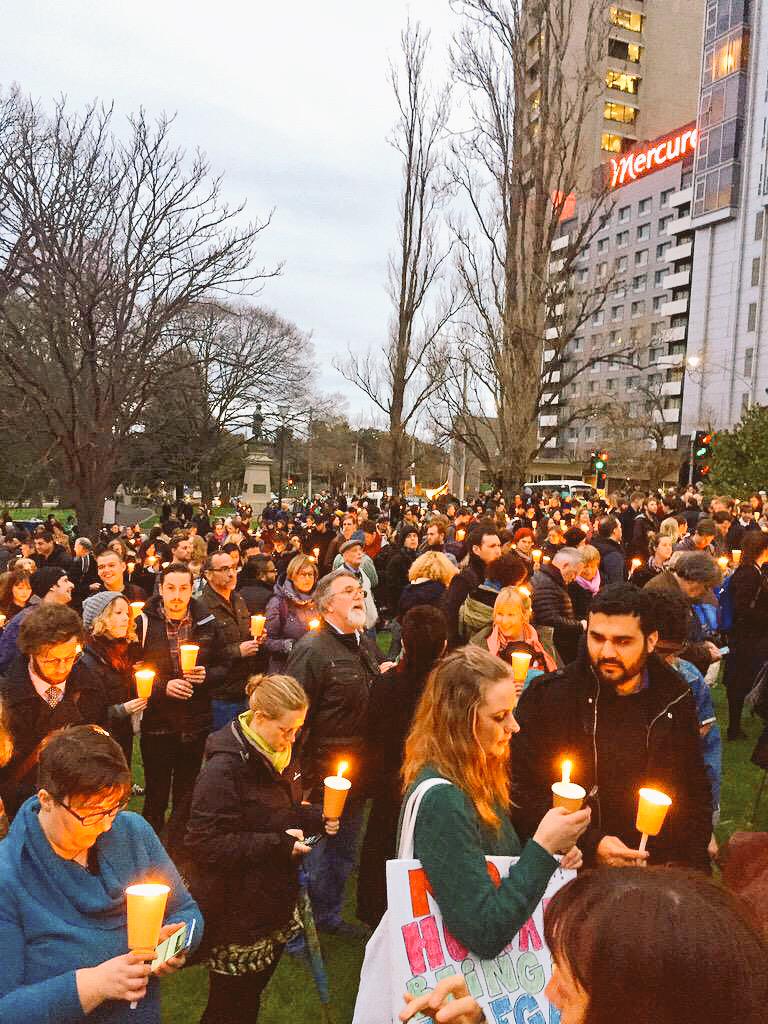 Kon__K's tweet photo. #Melbourne you're doing us proud as you #LightTheDark to say #refugeeswelcome.

Yes they are!

#AylanKurdi #Syria http://t.co/3NmfSUaC3b