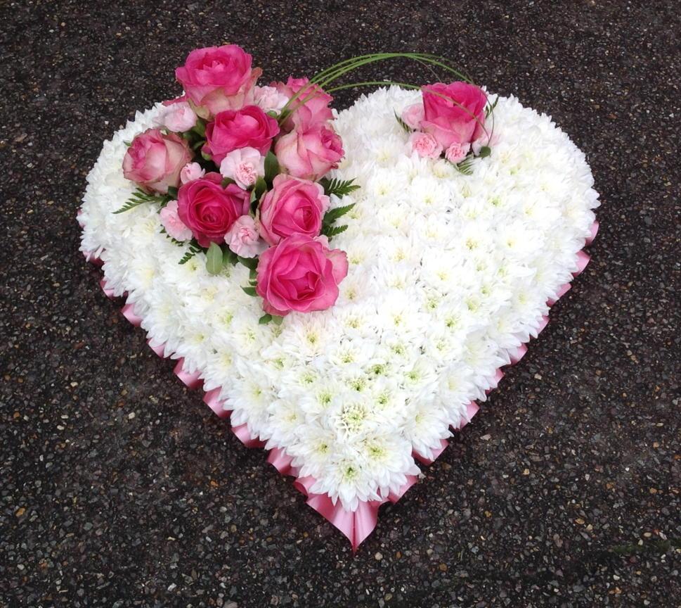 flowerbasket1's tweet photo. #SolidHeart #Pink&White #Roses #Special #Nan #WithLove #AlwaysRememebered #FreshFlowers #Florist #Ashingdon http://t.co/bJt4wTQDbp