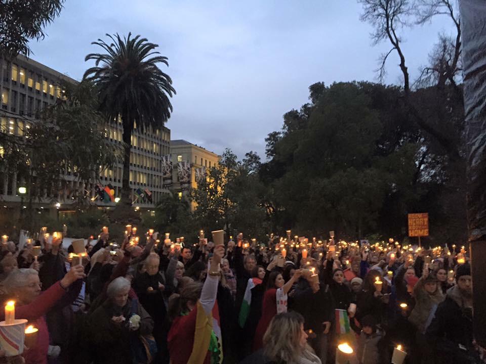 MarchAustralia's tweet photo. #LightTheDark #Melbourne. Photo credit: Andrea G #forAylan http://t.co/e3FxshjLXb