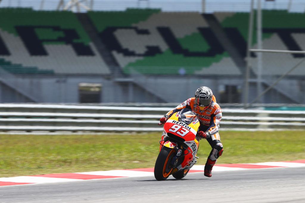 redbull's tweet photo. Got a question for #MotoGP World Champ @marcmarquez93? Tweet it using #AskMM93 &amp; we'll gather his answers this week! http://t.co/AWkFen0c3A
