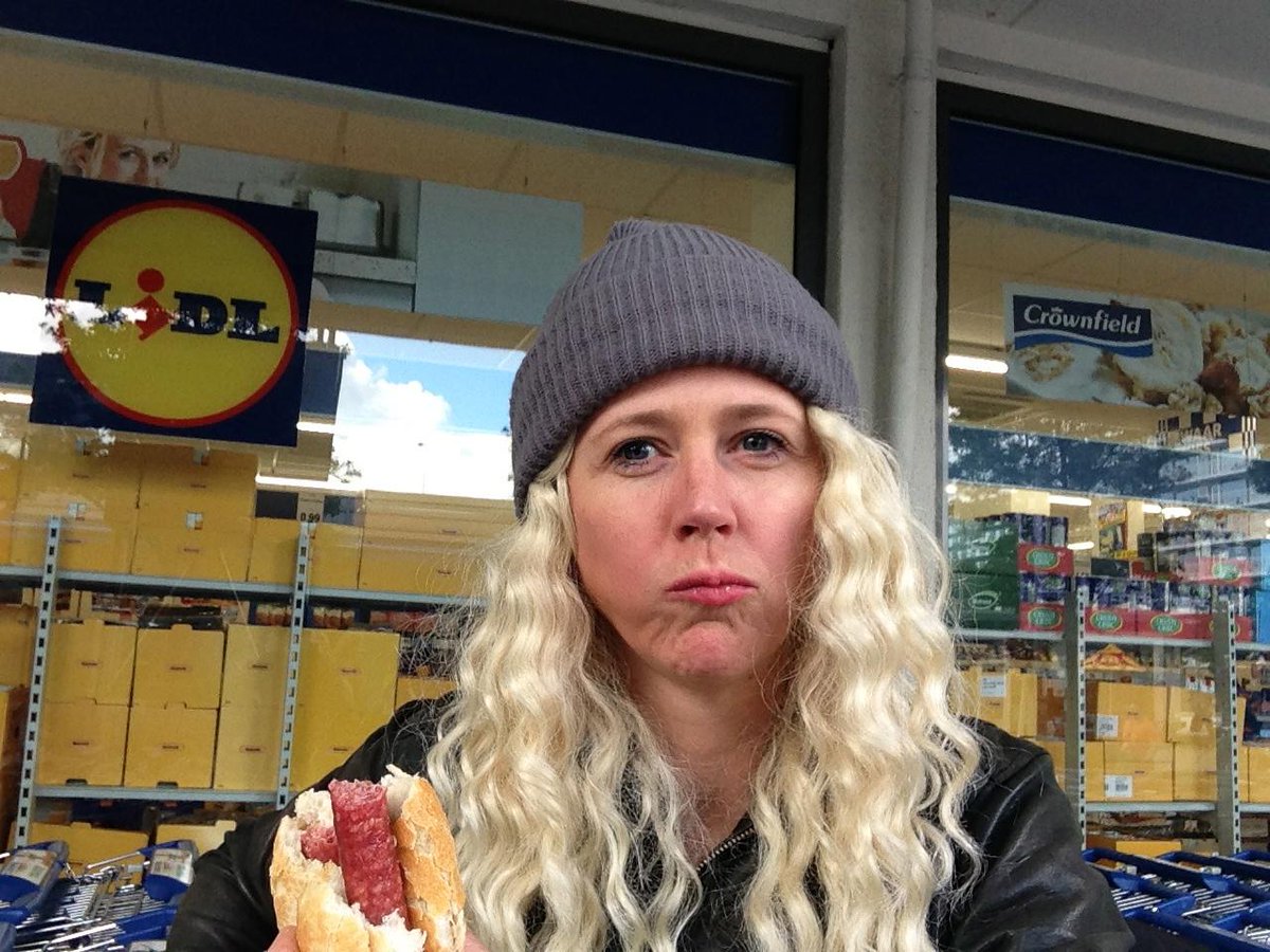 i lof Lidl, lof wurst and lof sosage wit bred. Good taste and good preis.