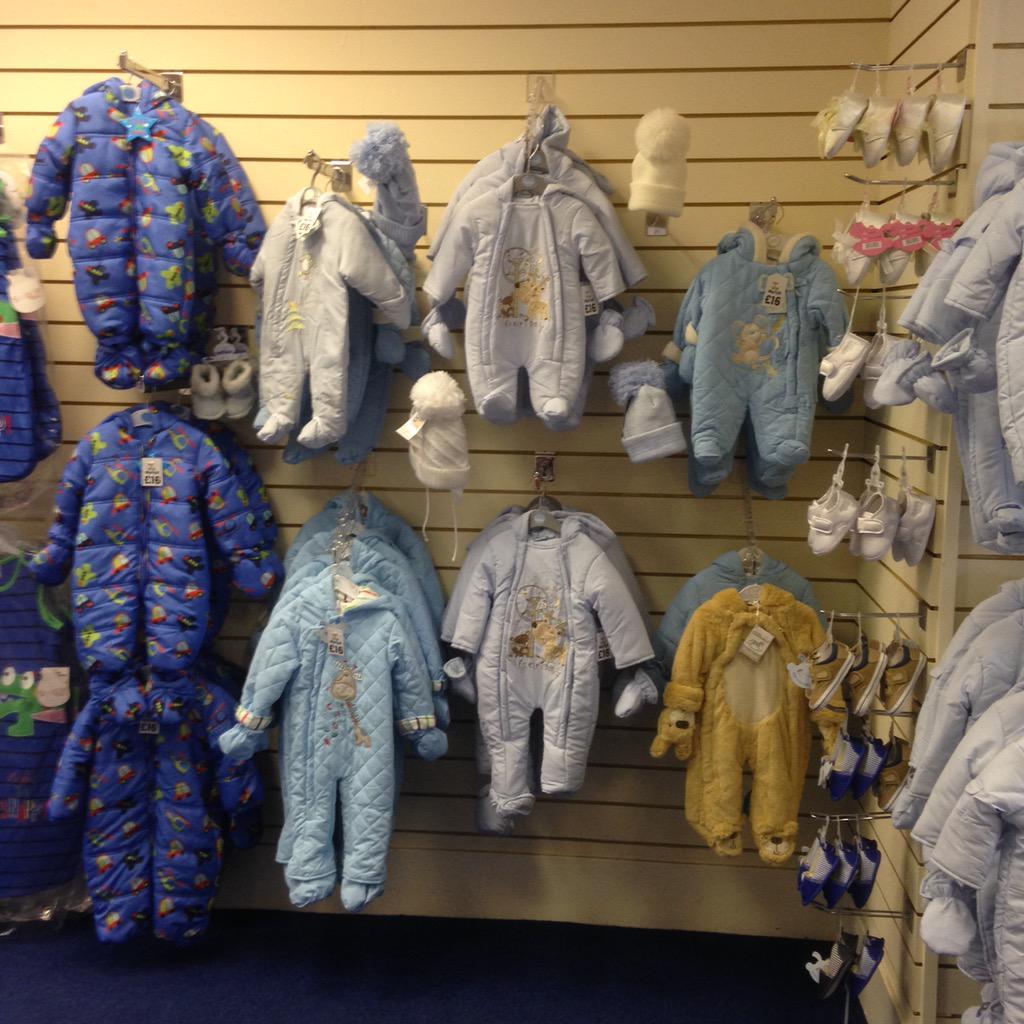 contact52096554's tweet photo. Great range of costs £20 &amp;snowsuits £16 http://t.co/BHdlLDLdnK