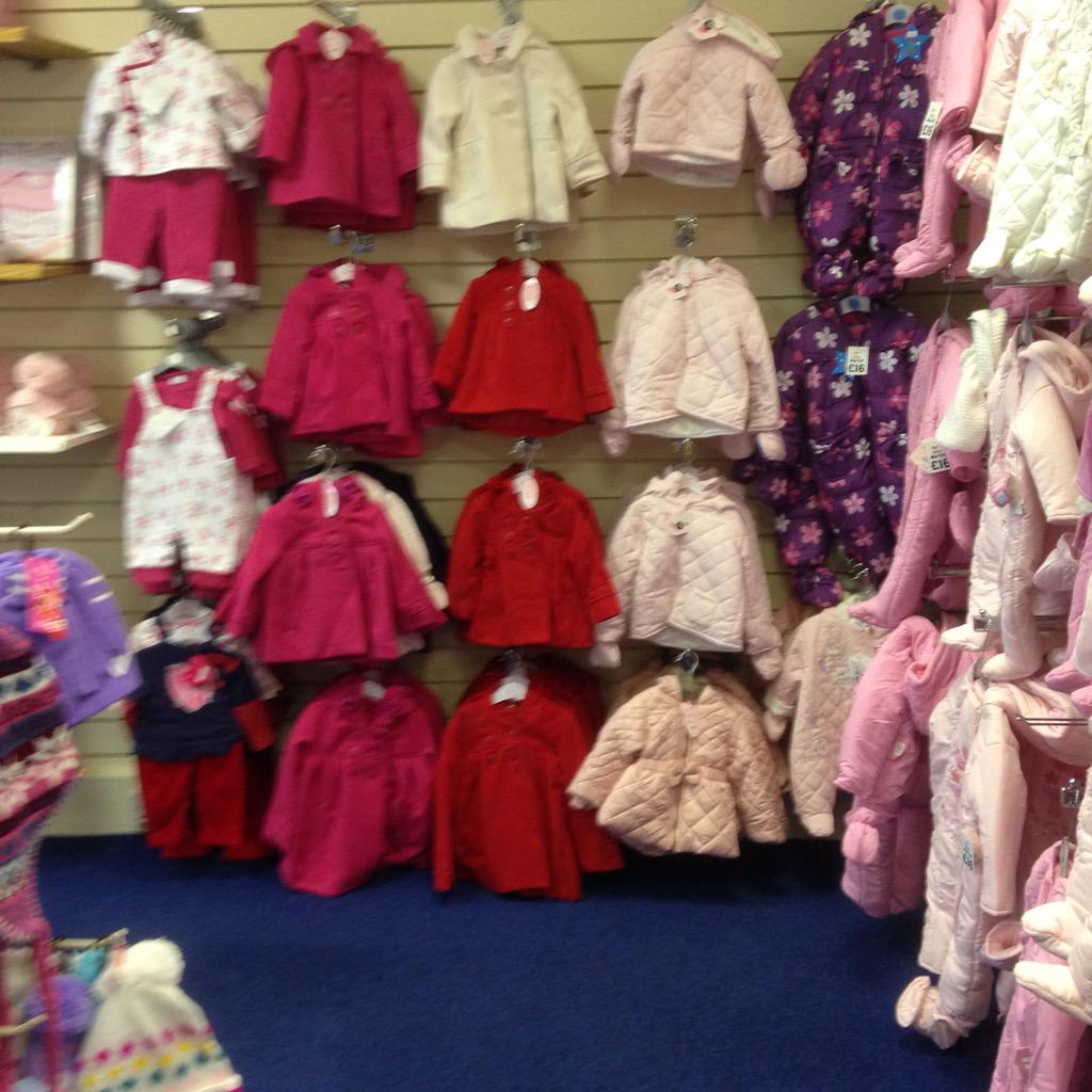 contact52096554's tweet photo. Great range of costs £20 &amp;snowsuits £16 http://t.co/BHdlLDLdnK
