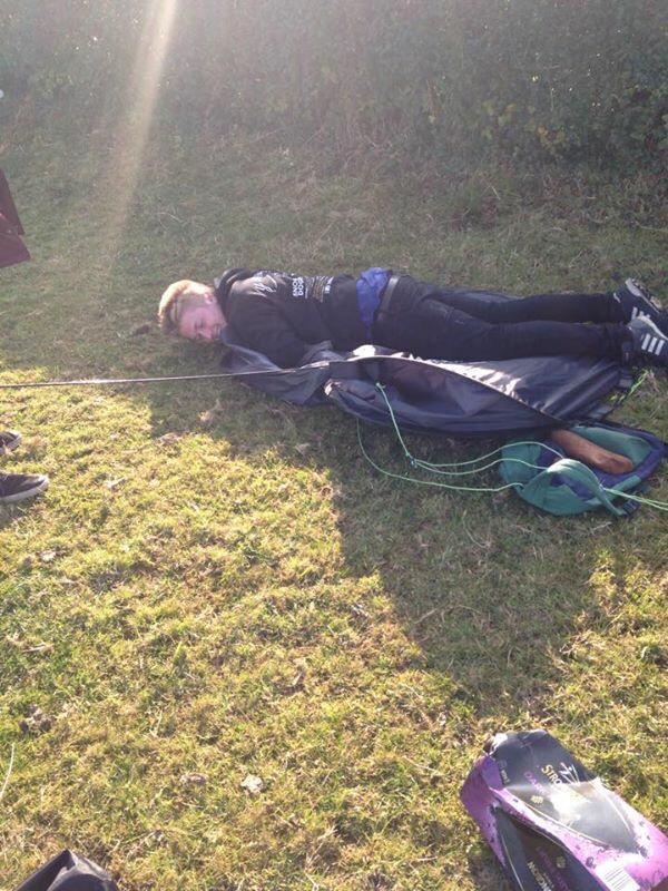 BoringMattHodge's tweet photo. I enjoy putting tents down http://t.co/fEIpUXTwiC