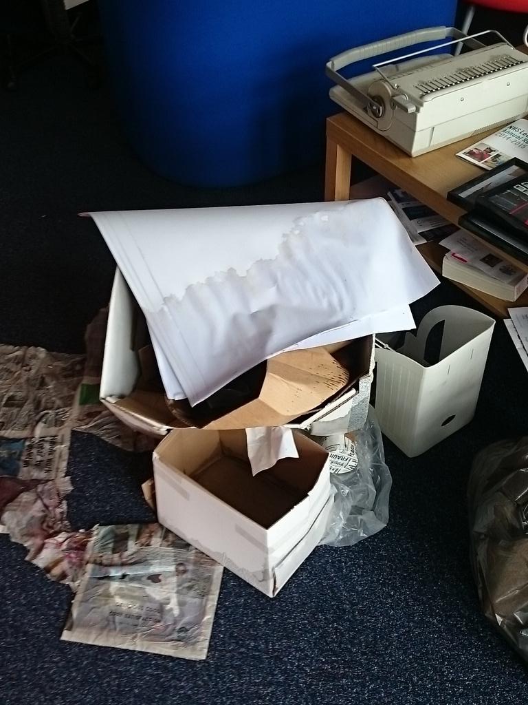 AdvonetUK's tweet photo. Flood at Advonet. For Single Point of Access, Advonet (Leeds Advocacy) and LIHCA  call alternative no. 0113 236 5900 http://t.co/Af19CGiNLS