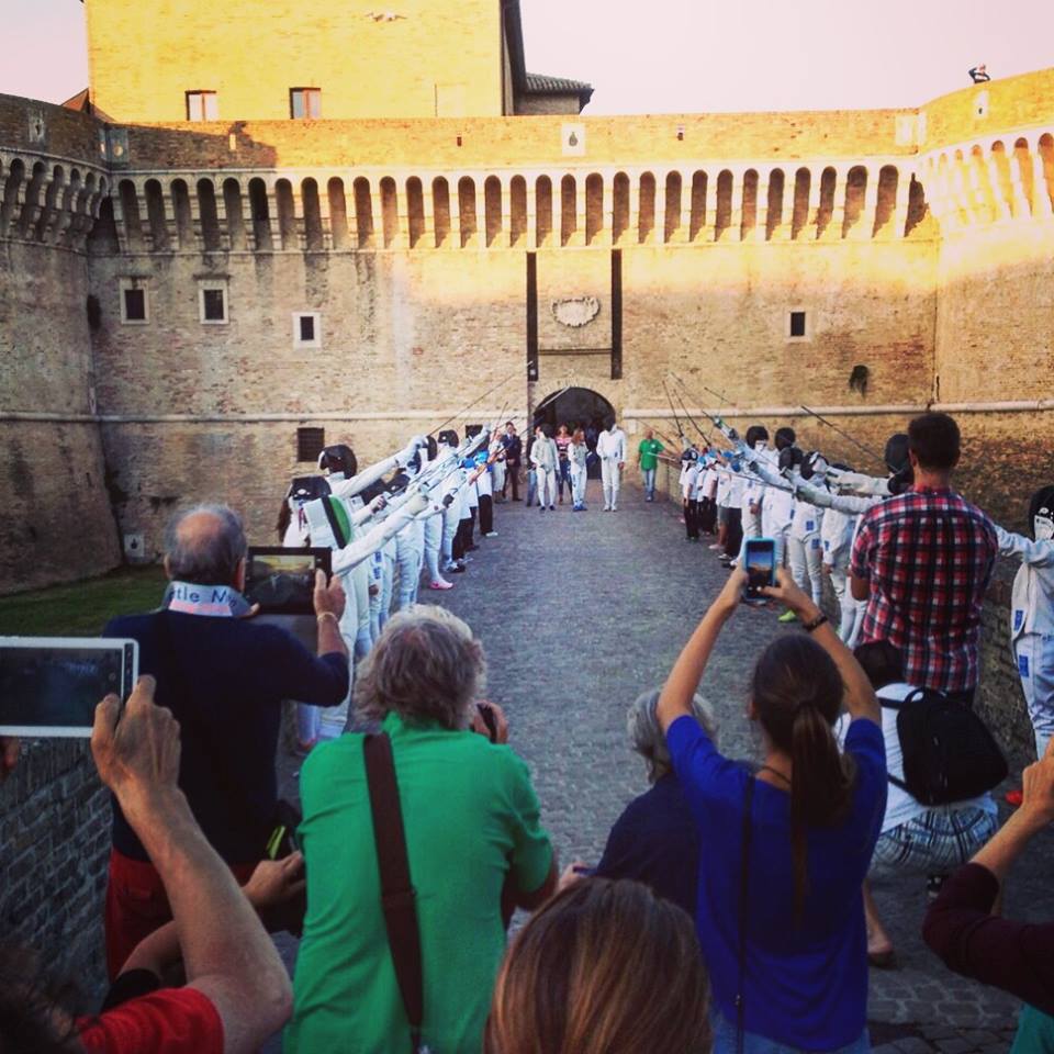 VVezzali's tweet photo. Ecco alcuni scatti dallo stupendo #FencingMob15, con il Club #Scherma #Montignano #Marzocca #Senigallia! http://t.co/rUl8xzpJqR