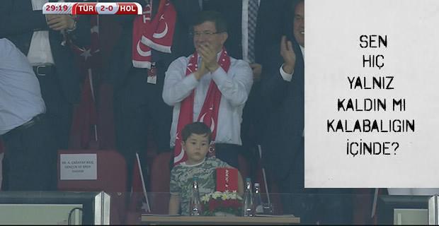 TurkiyePr's tweet photo. TR:2 HOL:0 Şehit: 16 
ALKIŞLA DAVUTOĞLU 
@KILICDAROGLUK @CHPHALUKKOC @ahmethc @odatv @aktif_haber @cumhuriyetgzt http://t.co/kTRCbTo5vH