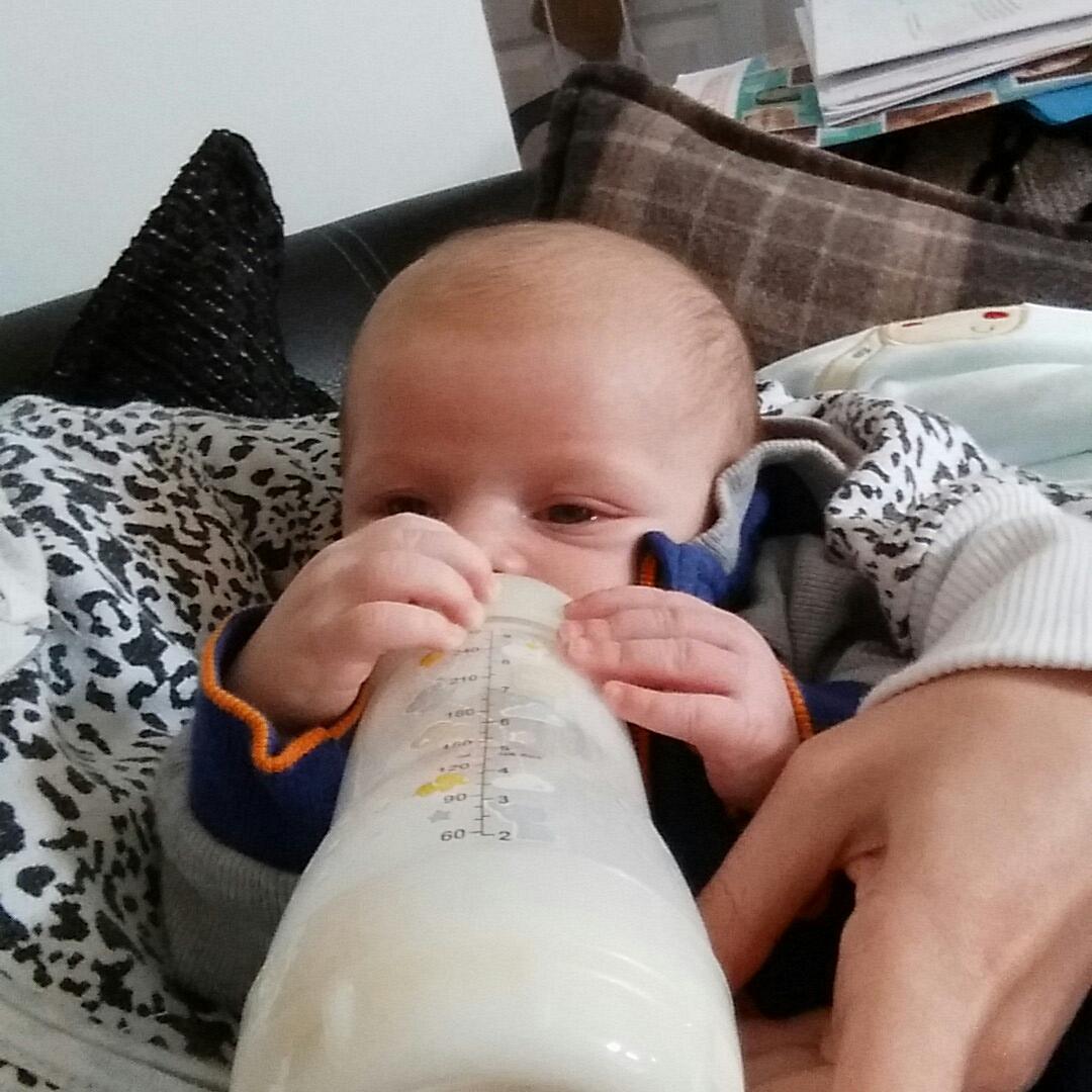 stephhii92's tweet photo. Finally got rid of colic! Love @MAMBABYUK anticolic bottles!! 😊 made a massive difference! Thankyou! #mamuk http://t.co/tBUM8vVOLm