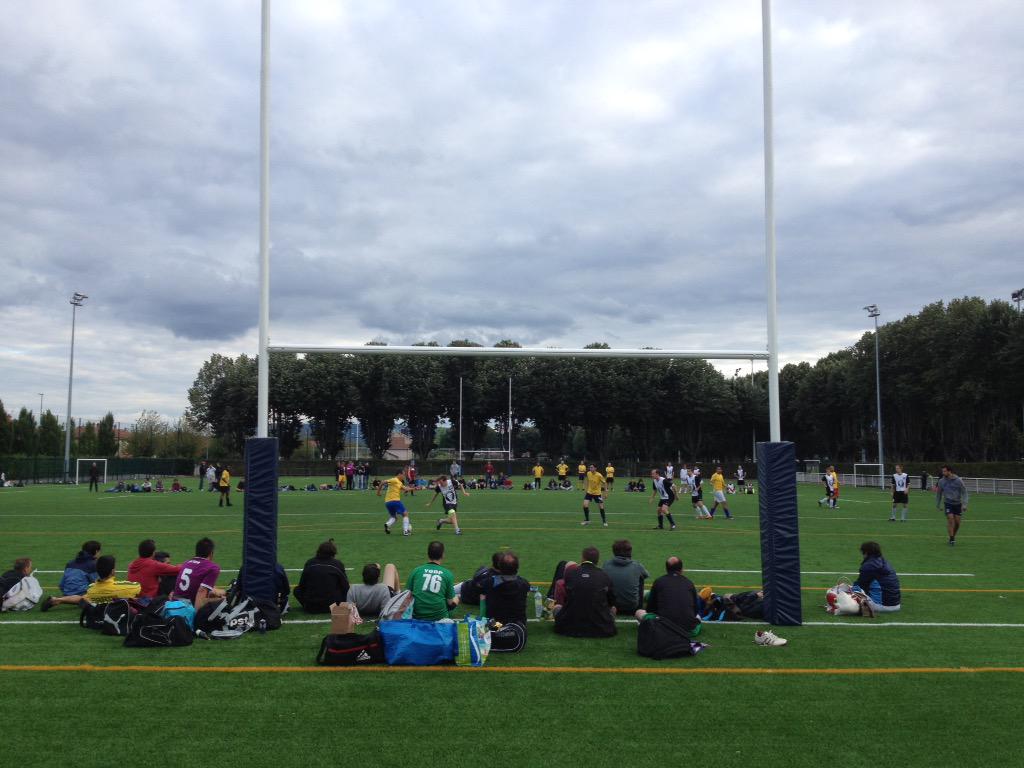 cahiersdufoot's tweet photo. Bravo et merci aux 160 lecteurs qui ont participé à la 7e Ligue des Cahiers à Clermont-Ferrand ce week-end ! #LDC7 http://t.co/wDHUjBxbF0