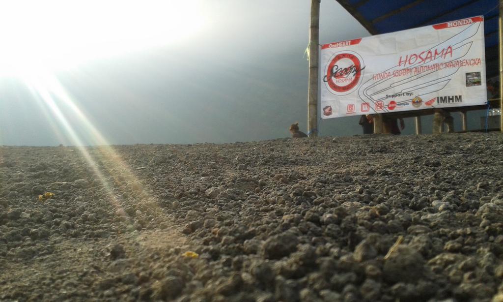 HOSAMA pernah kesini (biar kekinian).  Lokasi: Gunung Galunggung, Tasikmalaya