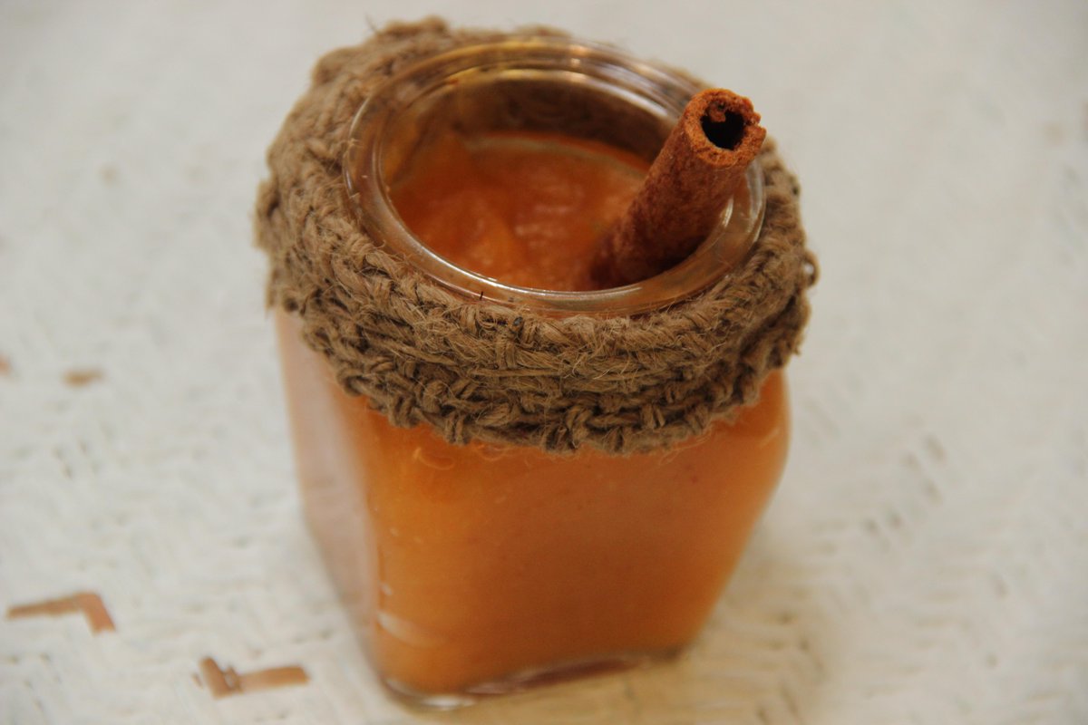FoodFood's tweet photo. A yummy chutney to add 'zing' to your meals!
Apple Chutney recipe: http://t.co/7tDATJP2p1 http://t.co/LCjVFE1BGY
