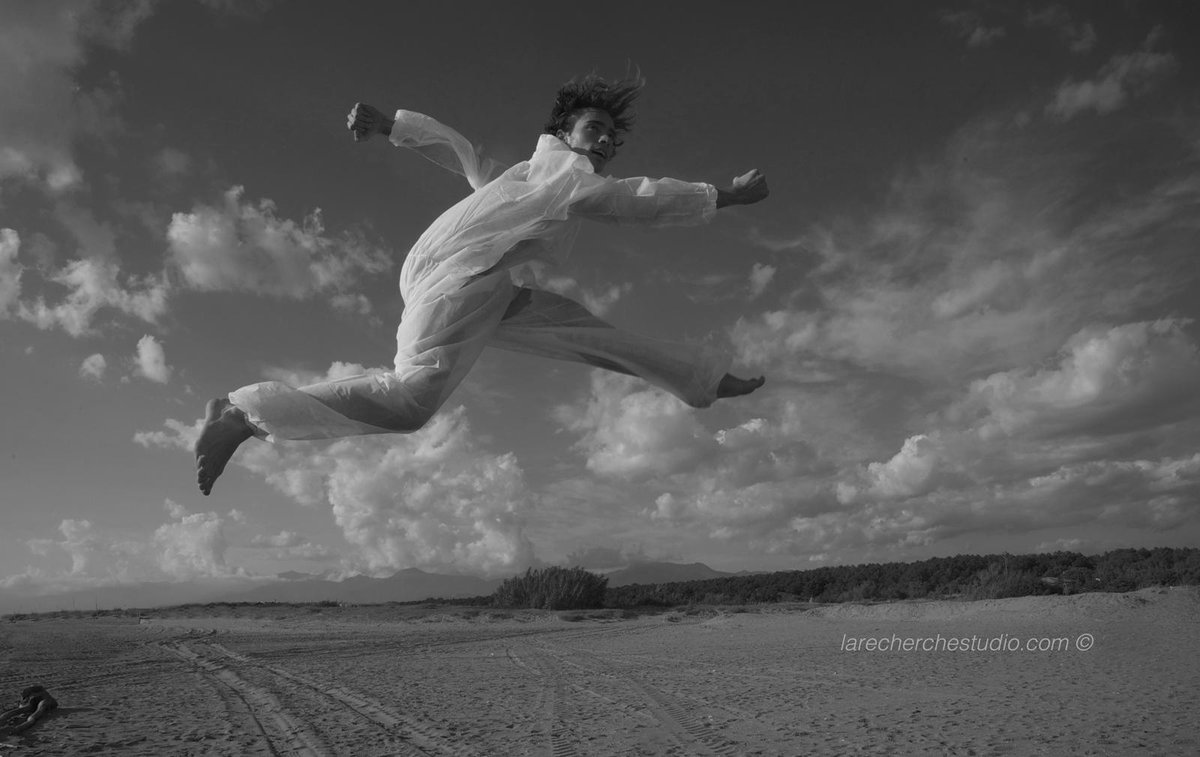 _larecherche's tweet photo. http://t.co/WUkZpMsj0U #simonebaroni #larecherchestudio #ballet #ballerino #operaroma #boysofballet #beautifuldancer http://t.co/IUpbME1ZWR