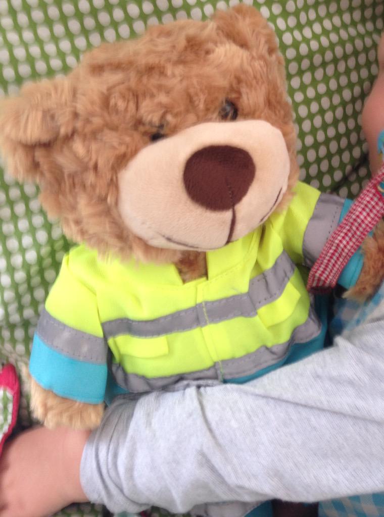 DTigelaar's tweet photo. Dankzij de @AmbulanceActie #zwolle voor betere #cao slaapt zoonlief heerlijk @fromthearrow http://t.co/FQDW3cNknL