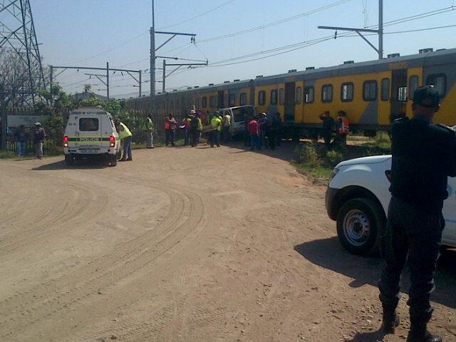 HooliganMorne's tweet photo. Train vs ldv kosi place springfield park http://t.co/dF4YtxtJqD