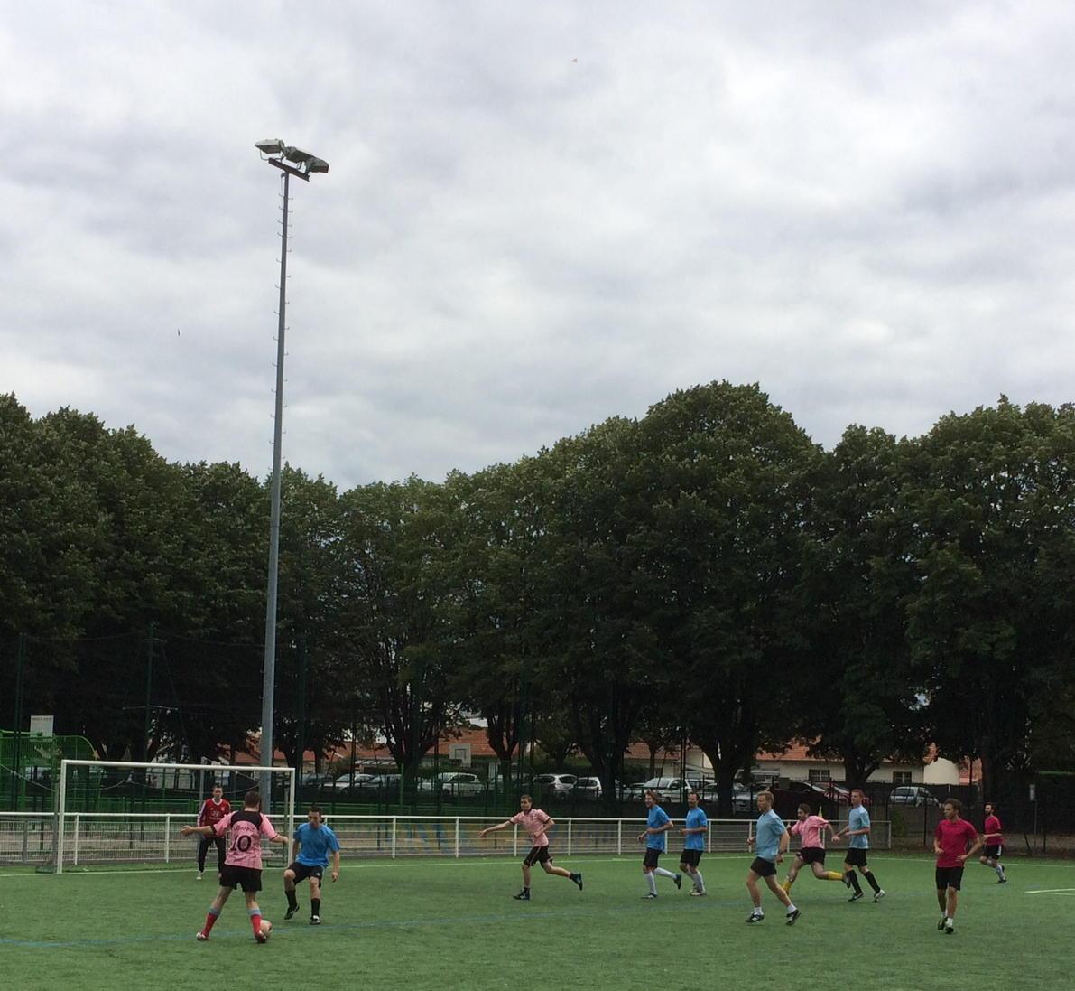 manufou4's tweet photo. Le VAGE en action. Ça gagne pas mais c'est beau. #LDC7 #l'importantcestdeparticiper #seeUnextyear http://t.co/5pLC6NjmWC