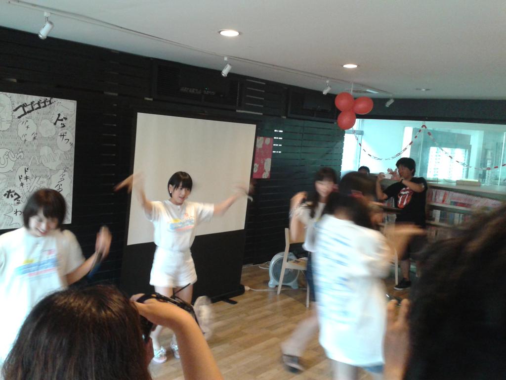 NihonID's tweet photo. Special performance by @loveloveandroid #MnGLoveAndroid http://t.co/ho8Q0oUuyY