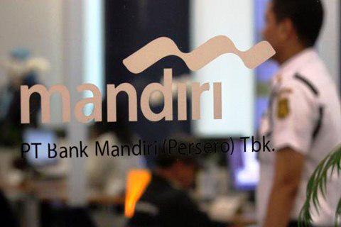Bisniscom's tweet photo. Bank Mandiri Makassar Teken Pakta Integritas dengan Mitra Bisnis http://t.co/PncUhmqQEm http://t.co/0cs9UthCKY