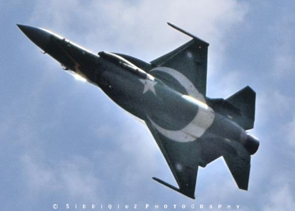MUmerSid's tweet photo. Yesterday #AirShow Pictorial View JF-17 Thunder, Thundering the Sky #Islamabad #6thSeptPakDefenceDay
#AirDefenceDay http://t.co/ux3YLDuLoU