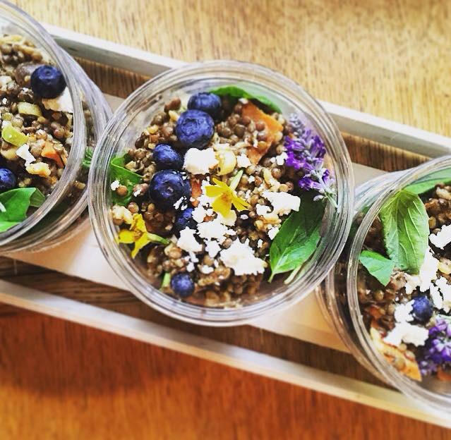 keiliparis's tweet photo. Lentil salad with curry, feta, blueberries and fresh herbs. #instanthunger #keili #keiliparis #keili_paris #delivery http://t.co/7tNbUB3sHH
