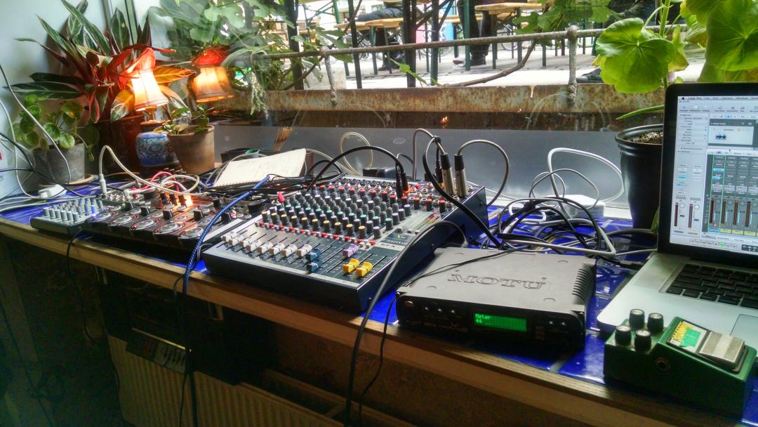 jamblu123's tweet photo. Setup
Kimia. Copenhagen
#fisser #copenhaven #noise #jamblu http://t.co/TqNDb8ZBng