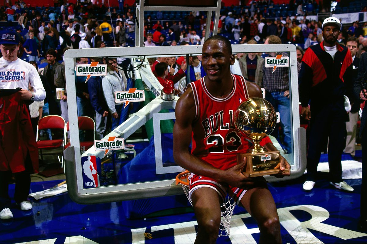 NBATV's tweet photo. MJ earns his first Slam Dunk title- tune in to the 1987 Slam Dunk Contest NEXT on NBA TV! http://t.co/19aWvomg6R