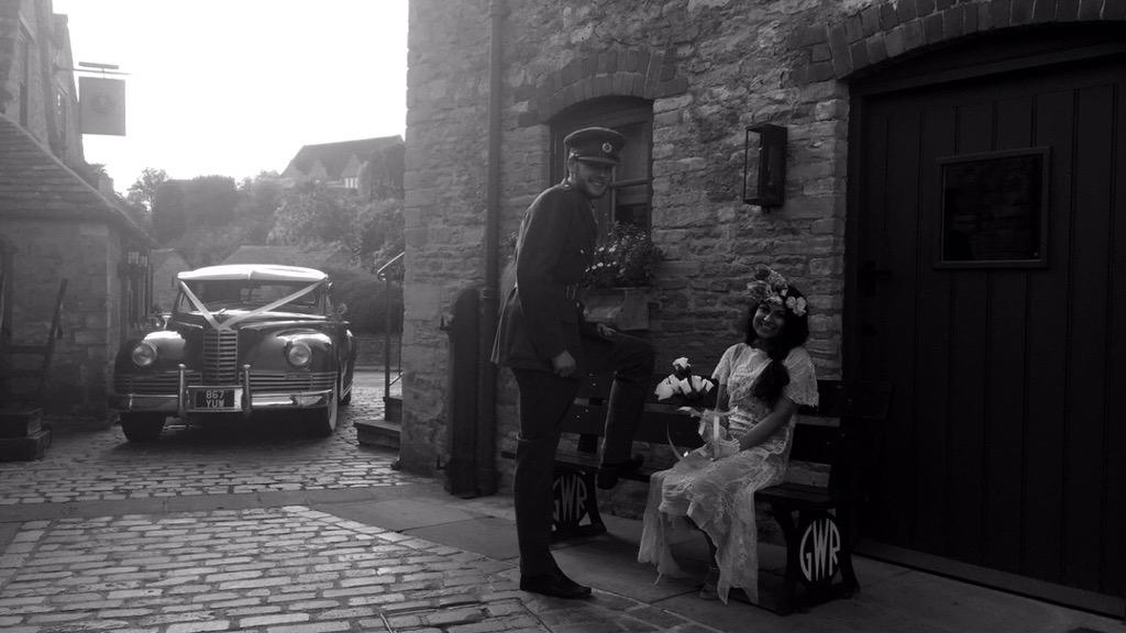 royaloaktetbury's tweet photo. It's photoshoot day here at our beautiful pub. All in aid of @tetburygsp http://t.co/FvJZj3SJFf