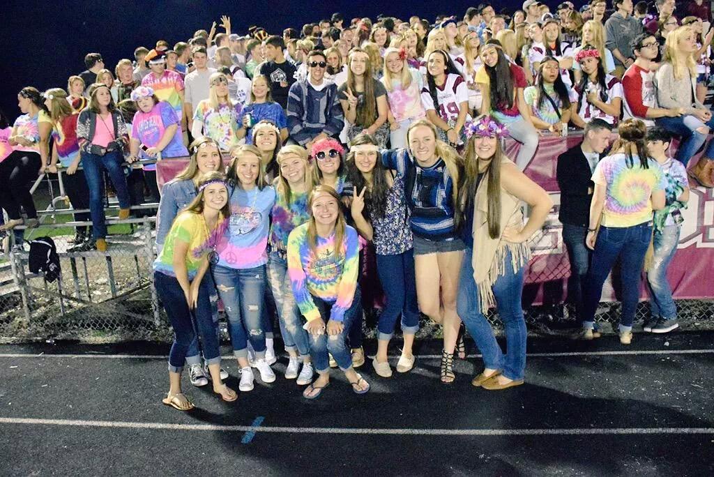TheD_Zone's tweet photo. #TheDZone Student Section Showdown WAR Round 1 (http://t.co/lCnpV9tFdD)

RT for Gabriel Richard
FAV for DeWitt http://t.co/nbYs0XlX5W