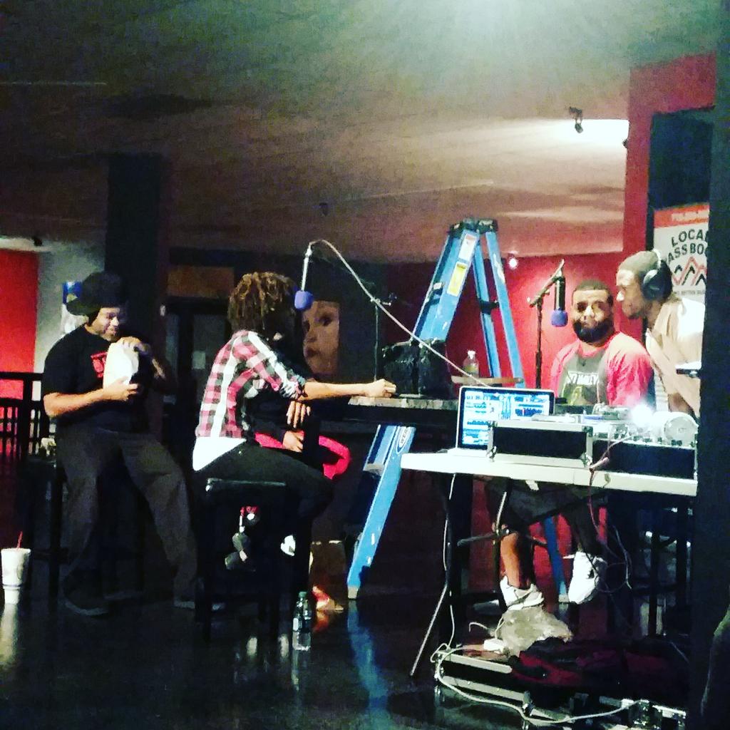 realdanakeith's tweet photo. @DJRAZEHALE @djlemonhead @McDeannie #KVCM #Internet #Radio #Tune #In #Every #Thursday #Night #BWE #networking http://t.co/T5VVlhDXg6