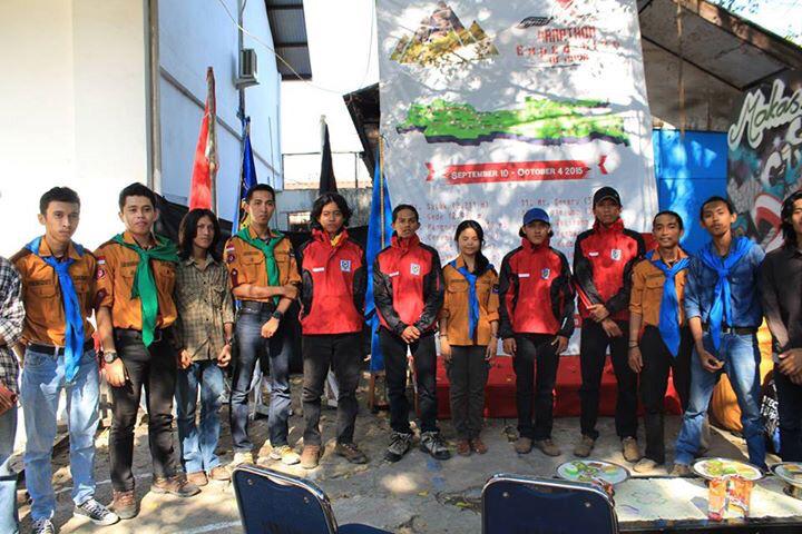 Suksess Ekspedisi nya sodara 😂 safe flight !! Salamakki.. #MarathonXpeditionOfJava #20puncak25hari 😁💀💀💀💪🏃✈️🚀🚀