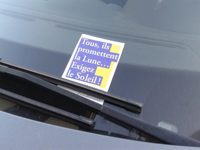 Alliance_Royale's tweet photo. Collage/tractage ce week-end dans l'Héraut. #Allianceroyale #AR34 http://t.co/fDt6sj15Sl http://t.co/dpZ0zI9IHB