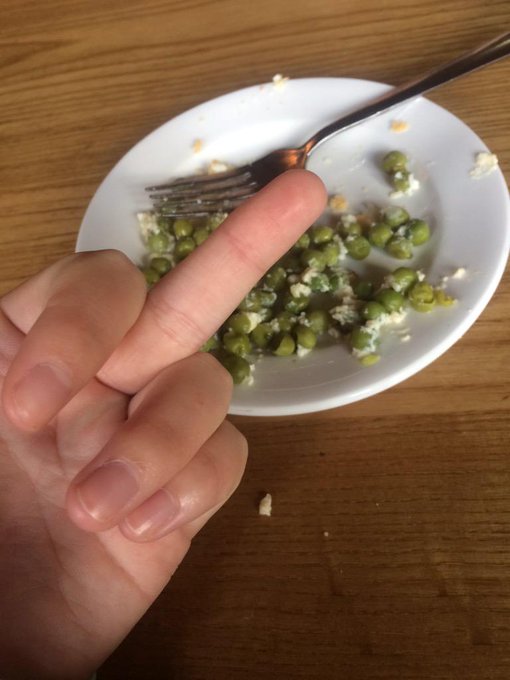 Eat ass http://t.co/SP299C7OHk<a href="/tag/birthdaycupcakes"class="tags"><span>#birthdaycupcakes</span></a>