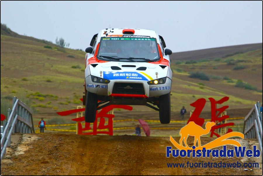 Motorsand4x4's tweet photo. #CGR @s_peterhansel Beautiful show stage #JatonRacing #ChinaSilkRoadRally http://t.co/Cg49mFU6yF