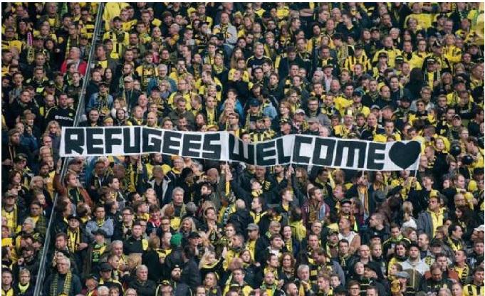 laura_desmarque's tweet photo. El #ValenciaCF estudia cómo ayudar a los refugiados sirios http://t.co/YZycz4rCf9 vía @ManuGimeno http://t.co/inl6UYQitn